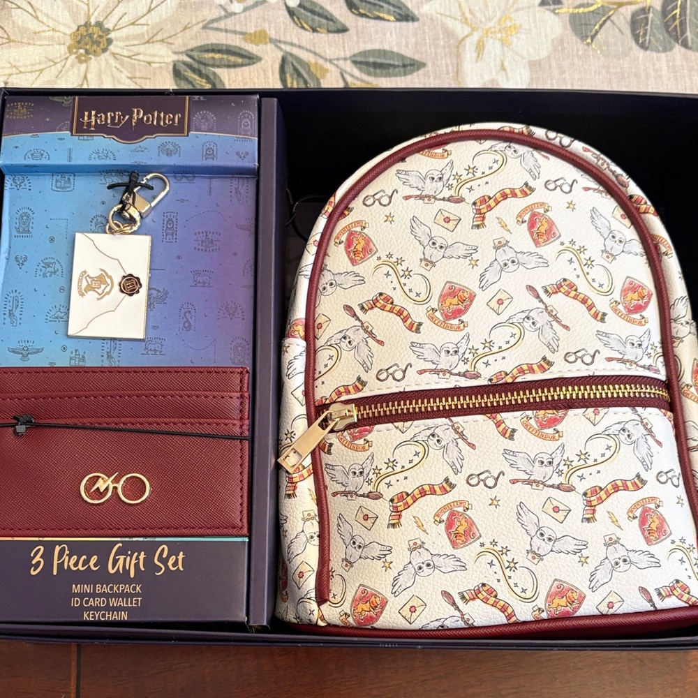 Harry Potter Mini Backpack Gift Set gryffindor brand new in box